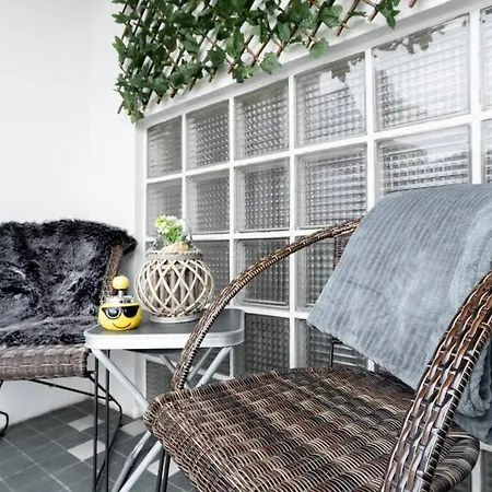 Apartment Ausstattung Netflix Wlan Station Krefeld